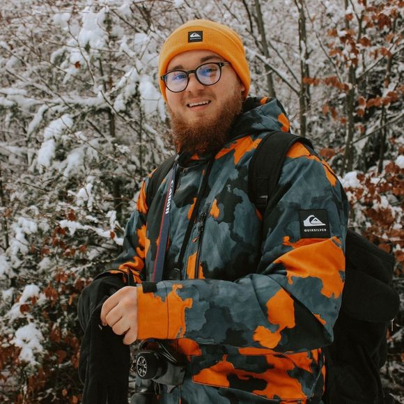 Poshmark profile picture for @off